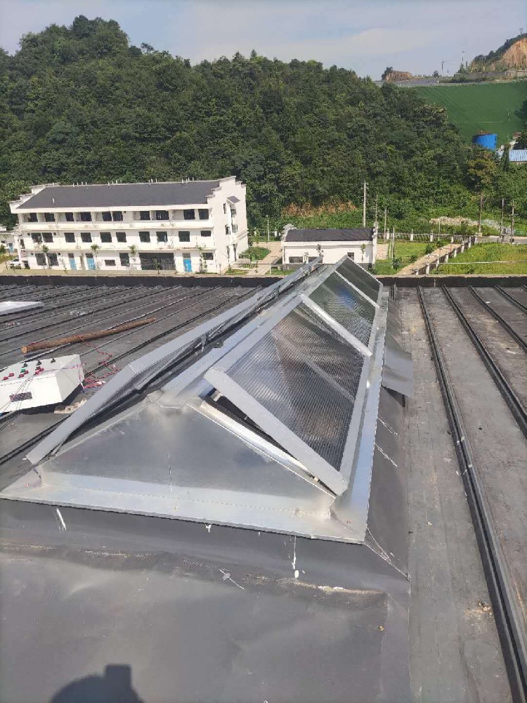 电动排烟天窗